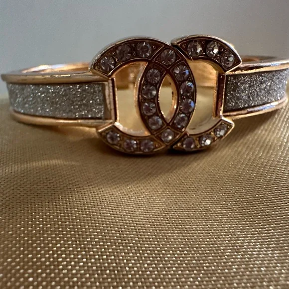 Chic Gold and Silver Crystal Bracelet - Picture 4 of 9